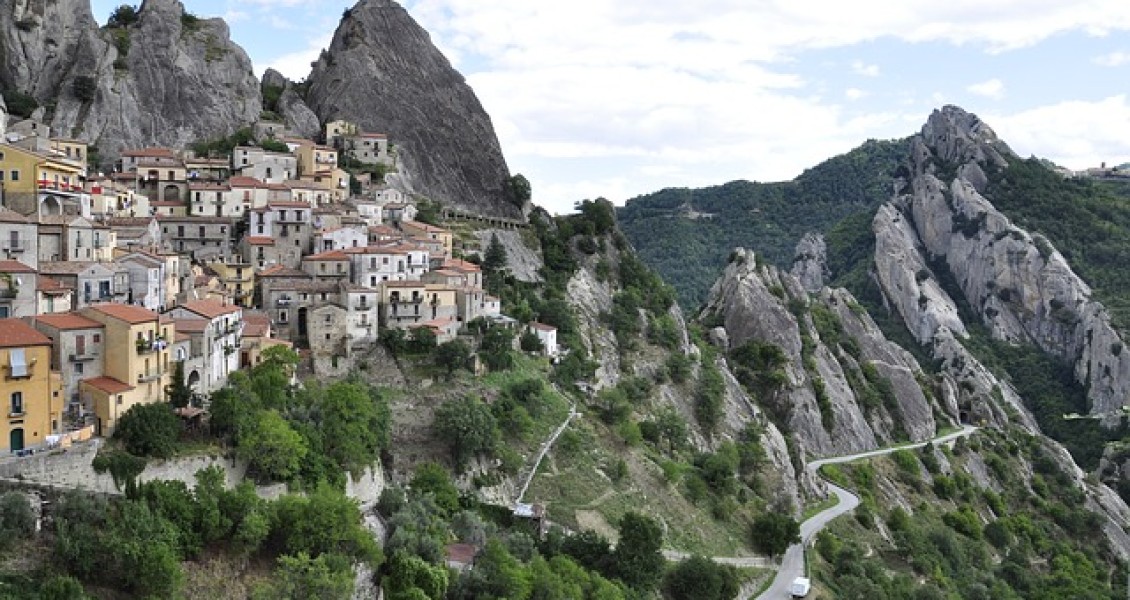 Discover Castelmezzano and experience 