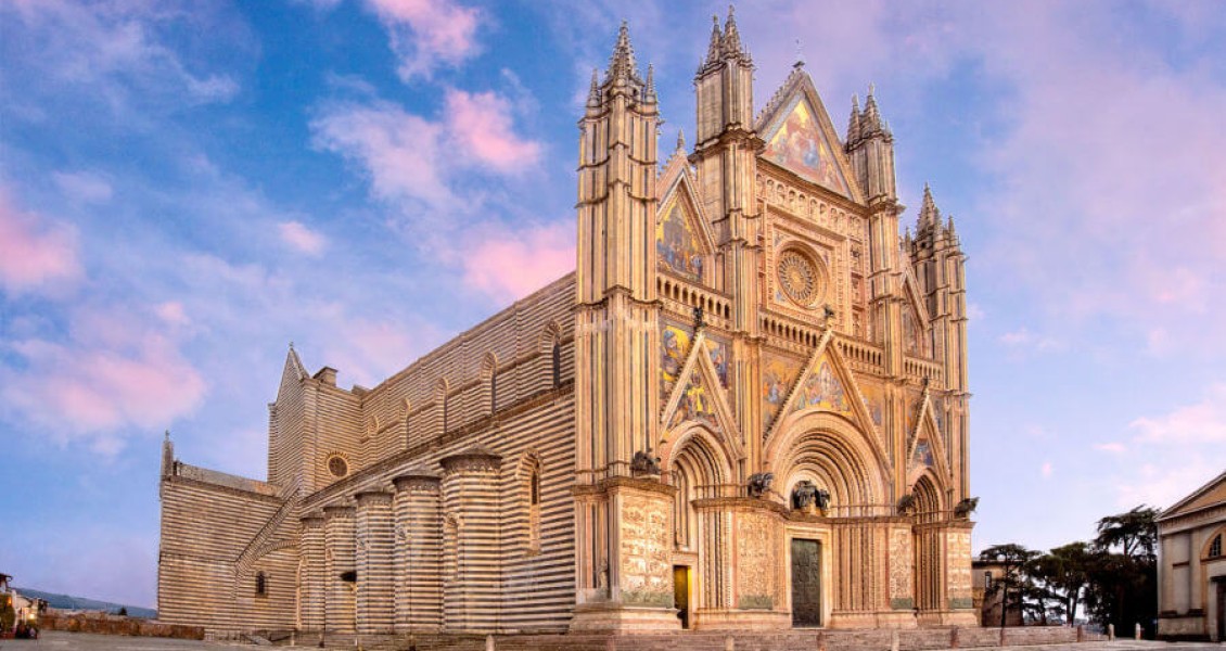 Important frescoes inside the Orvieto Cathedral | Rome Private Guides ...