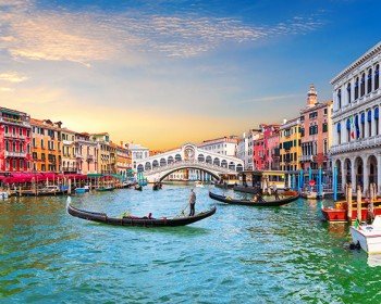 VENETIAN SUNSET: JOURNEY THROUGH SECRET CANALS AND ALLEYWAYS