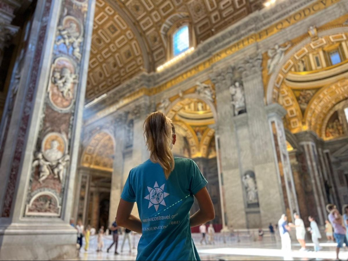 Tour inside St.Peter's Basilica